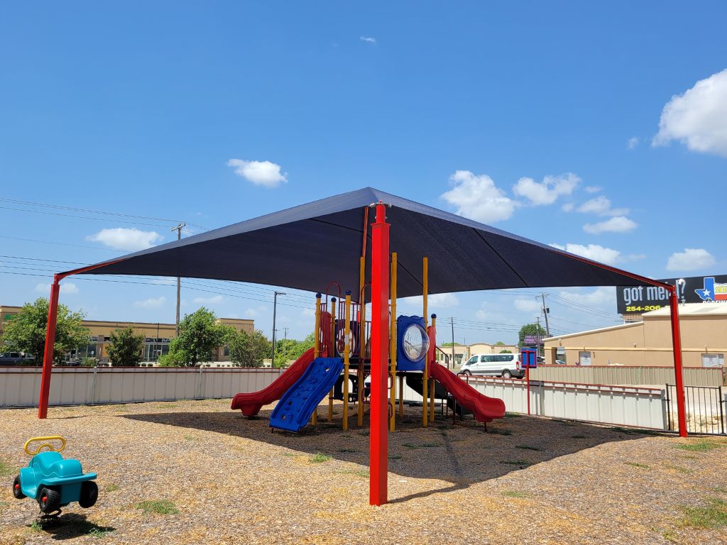 4-Post Pyramid Shade Structure